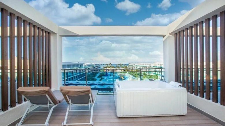 Luxury Suite Ocean View Outdoor Jacuzzi