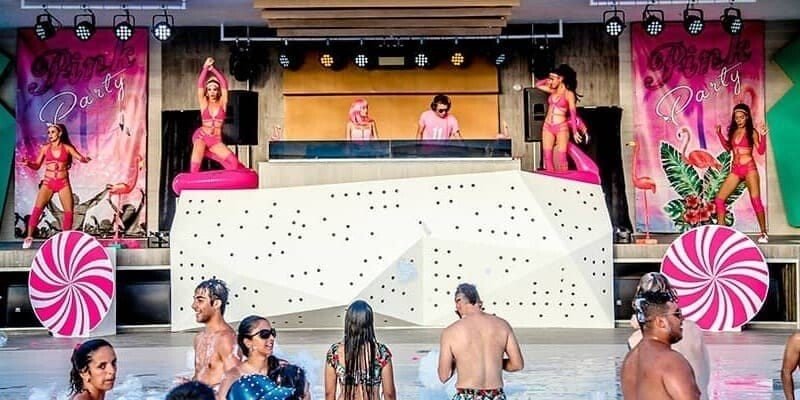 pool-parties-hotel-riu